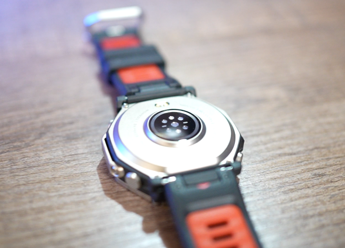 Обратная сторона - титан