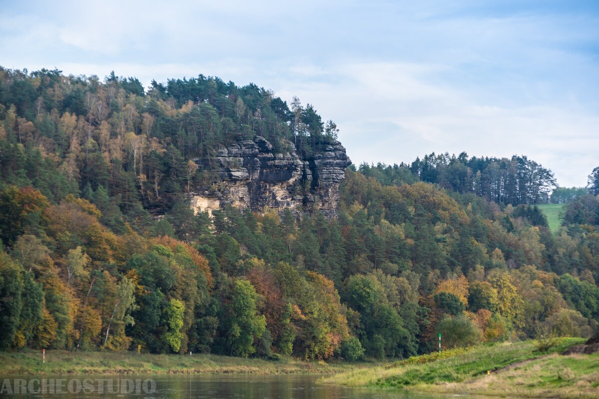 Скалы в Курорт Ратен