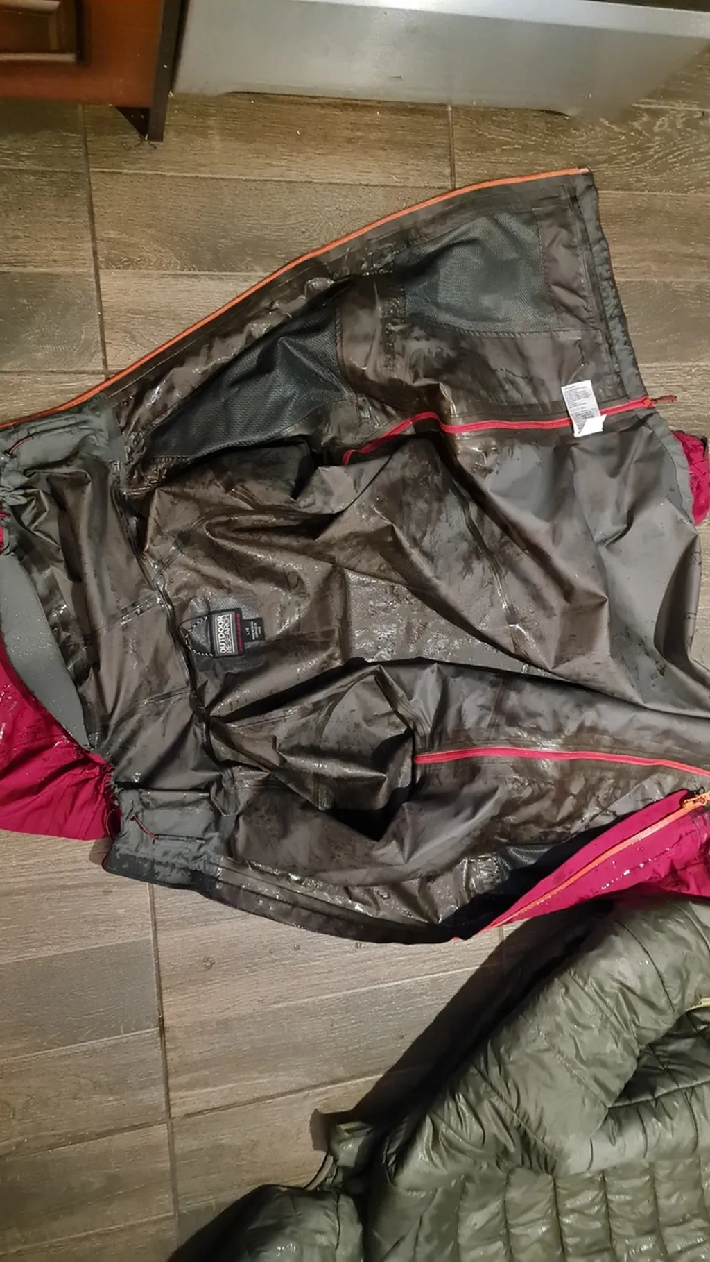 10 км под интенсивным дождем со снегом, Gore Tex + утепляющий слой (слой I сухой)