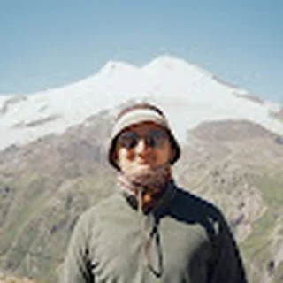 Организатор — Юрий Ровбо