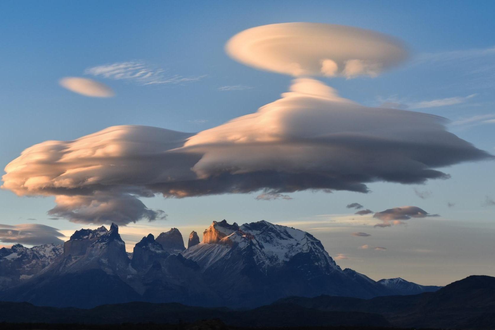 Lenticular